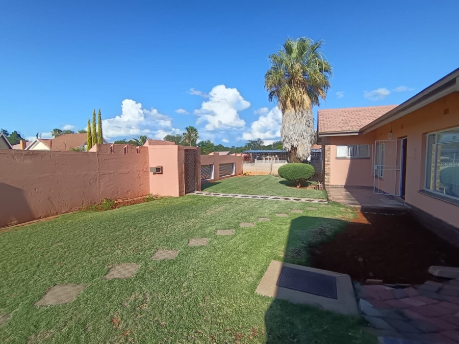3 Bedroom Property for Sale in Riviera Northern Cape